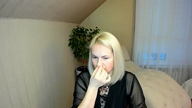 Alicee Gracee online show from December 13, 1:01 pm