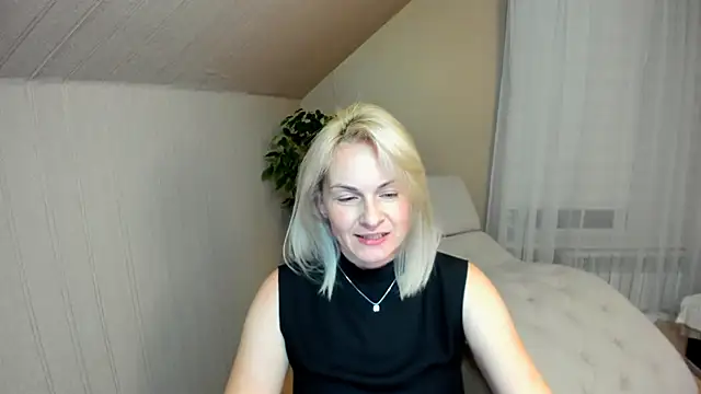 Alicee Gracee online show from December 15, 7:10 pm