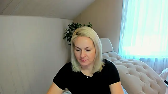 Alicee Gracee online show from December 21, 8:18 am