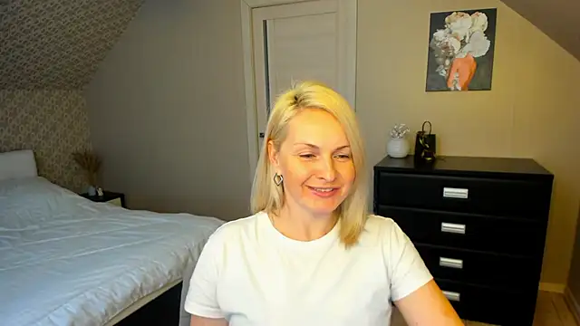 Alicee Gracee online show from December 1, 9:25 am