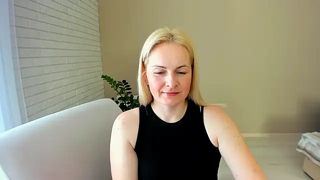 Alicee Gracee online show from March 11, 11:05 am