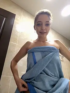 Alexia J online show from December 3, 7:33 pm