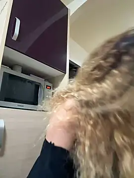 Alexia J online show from January 18, 4:10 pm