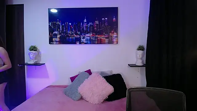 cristal-evanns online show from December 4, 6:22 am