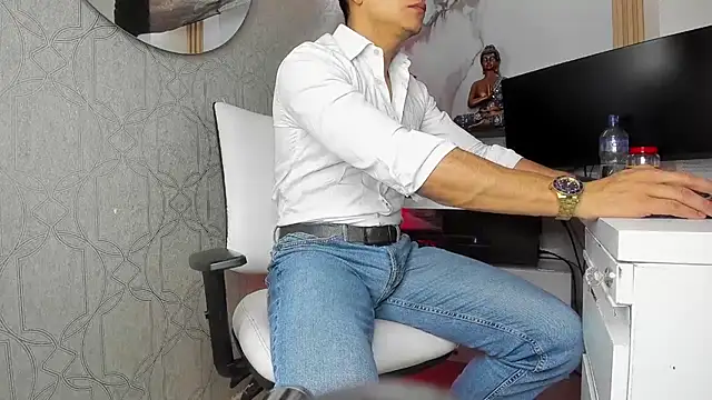 Lucii fer  online show from May 23, 11:36 am