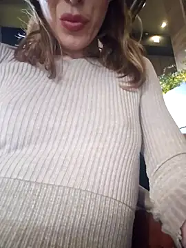 Snapshot of beaverwoman chatting on February 20, 3:34 pm beaverwoman online show from February 20, 3:34 pm