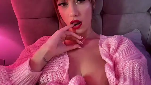 Snapshot of LustfulLuna_ chatting on December 4, 2:37 pm LustfulLuna online show from December 4, 2:37 pm