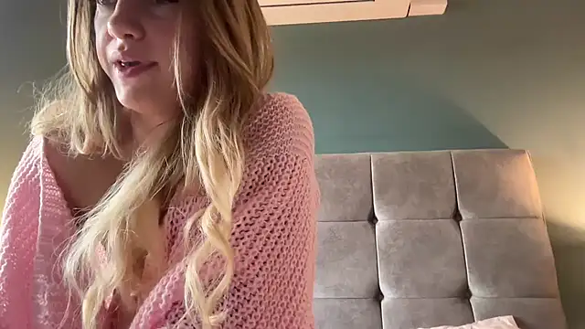 Snapshot of LustfulLuna_ chatting on February 28, 10:30 am LustfulLuna online show from February 28, 10:30 am