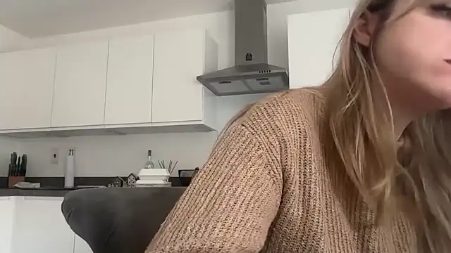 LustfulLuna  online show from March 31, 2:17 pm