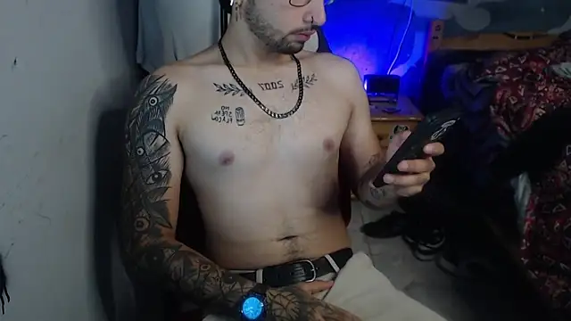 Snapshot of Dereck_Dickson chatting on November 3, 6:36 am Dereck Dickson online show from November 3, 6:36 am