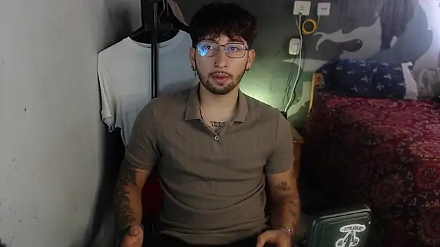 Snapshot of Dereck_Dickson chatting on November 22, 6:07 pm Dereck Dickson online show from November 22, 6:07 pm