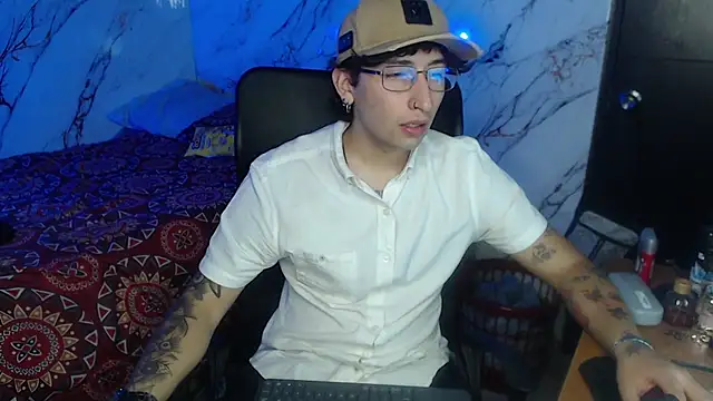 Snapshot of Dereck_Dickson chatting on January 17, 11:52 pm Dereck Dickson online show from January 17, 11:52 pm