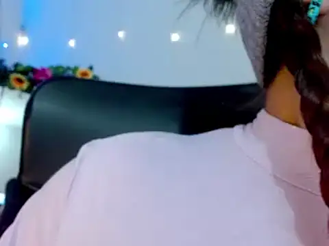 Snapshot of miss_evoleth2 chatting on February 24, 3:33 am miss evoleth2 online show from February 24, 3:33 am