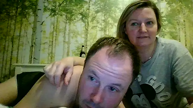 Snapshot of CoupleKitty chatting on February 16, 9:48 pm CoupleKitty online show from February 16, 9:48 pm