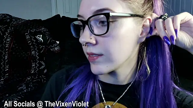 thevixenviolet online show from December 16, 5:17 am