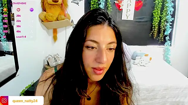 Snapshot of queen-natty chatting on July 15, 2:44 pm queen-natty online show from July 15, 2:44 pm