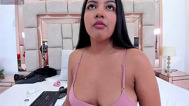 Snapshot of nicole_fisherr chatting on January 1, 9:17 am nicole fisherr online show from January 1, 9:17 am