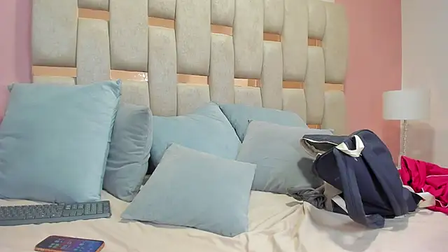 nicole fisherr online show from April 3, 5:49 am