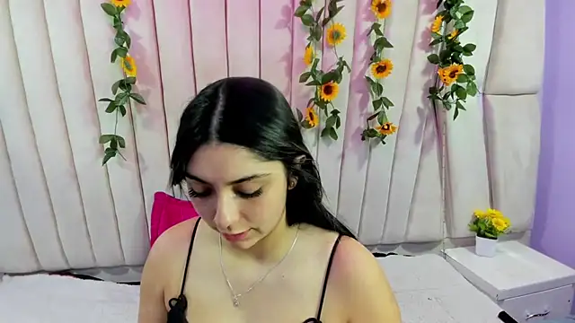 Snapshot of Lucy_Anall_ chatting on October 3, 7:33 pm Lucy Anall  online show from October 3, 7:33 pm