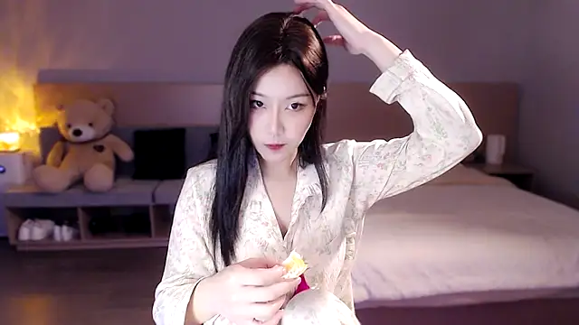 Snapshot of Lucky-baby chatting on December 15, 2:48 pm Lucky-baby online show from December 15, 2:48 pm