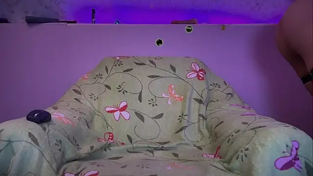 Snapshot of Kamila151 chatting on November 21, 1:37 am Kamila151 online show from November 21, 1:37 am