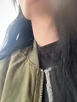 Snapshot of Kamila151 chatting on February 14, 9:06 am Kamila151 online show from February 14, 9:06 am