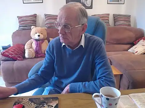 Snapshot of Ferret7777 chatting on October 14, 10:38 am Ferret7777 online show from October 14, 10:38 am