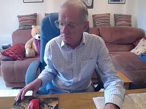 Snapshot of Ferret7777 chatting on October 16, 11:00 am Ferret7777 online show from October 16, 11:00 am