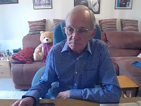 Snapshot of Ferret7777 chatting on October 24, 9:49 am Ferret7777 online show from October 24, 9:49 am