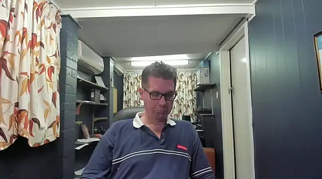 tilobinder online show from December 15, 1:22 pm