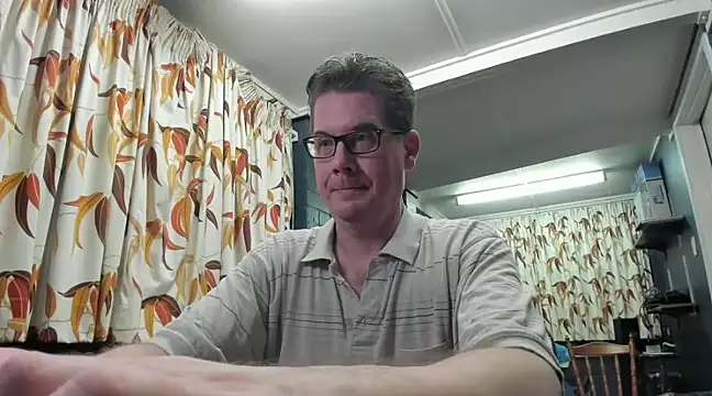 tilobinder online show from January 14, 1:28 pm