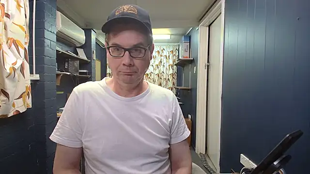 tilobinder online show from January 19, 4:00 pm