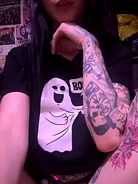 Snapshot of MissMidnightUK chatting on October 24, 10:39 pm MissMidnightUK online show from October 24, 10:39 pm