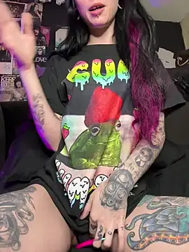 Snapshot of MissMidnightUK chatting on March 22, 12:14 am MissMidnightUK online show from March 22, 12:14 am