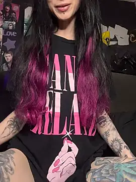 Snapshot of MissMidnightUK chatting on March 22, 11:41 pm MissMidnightUK online show from March 22, 11:41 pm