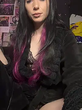 Snapshot of MissMidnightUK chatting on March 28, 12:10 am MissMidnightUK online show from March 28, 12:10 am