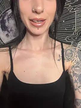 MissMidnightUK online show from May 21, 11:12 pm