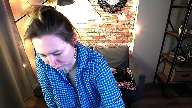 Ozalin Green online show from October 14, 6:03 am