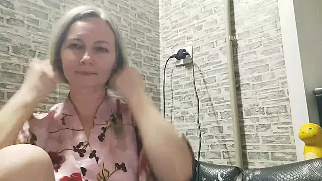 EdithManning online show from December 16, 5:00 pm