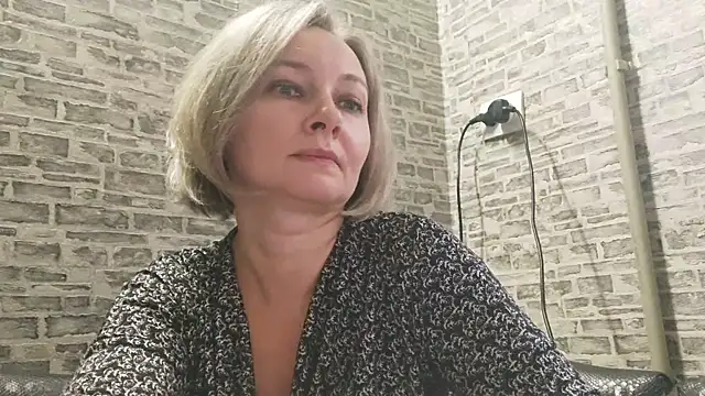 EdithManning online show from December 17, 11:49 am