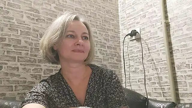 EdithManning online show from December 17, 2:55 pm