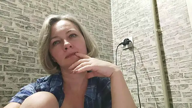 EdithManning online show from December 20, 2:16 pm