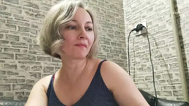 EdithManning online show from December 24, 10:55 am