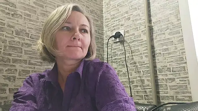 EdithManning online show from December 29, 8:33 am