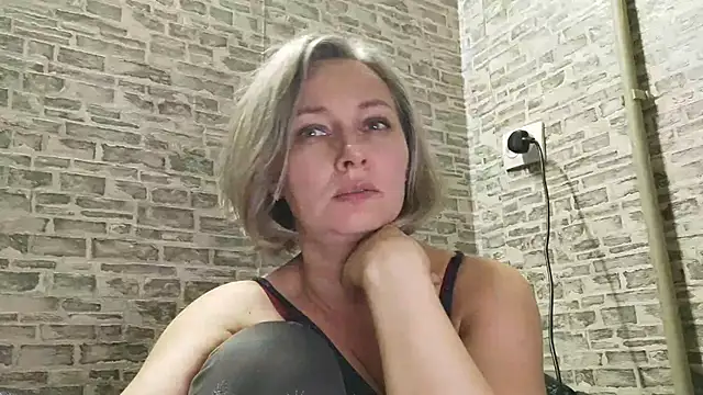 EdithManning online show from January 4, 6:51 pm