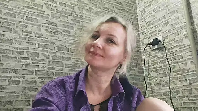 EdithManning online show from February 2, 10:13 am