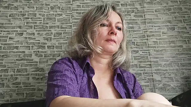 EdithManning online show from September 30, 5:01 am