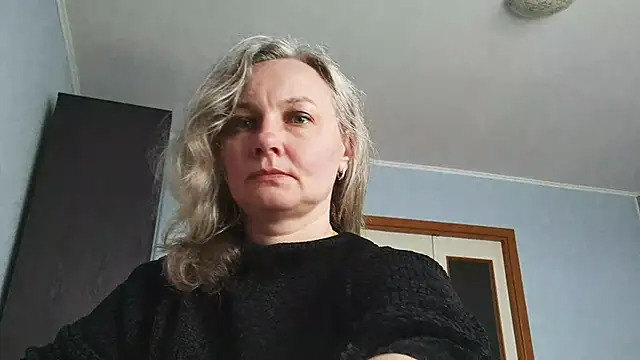 Snapshot of EdithManning chatting on April 25, 1:52 pm EdithManning online show from April 25, 1:52 pm