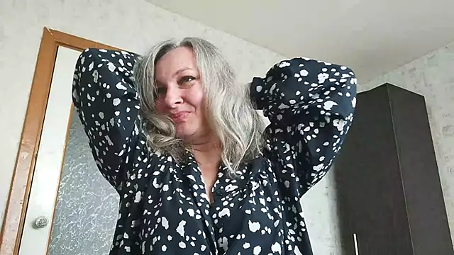 Snapshot of EdithManning chatting on May 21, 5:58 am EdithManning online show from May 21, 5:58 am