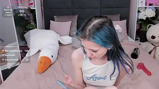 MiaKarlos online show from January 19, 4:12 am